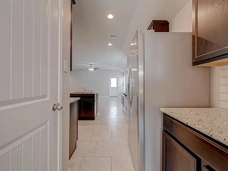 2206 Mirror Ridge Ct — Photo 11