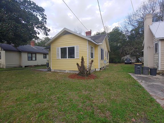 2nd image of 715 Mackinaw St