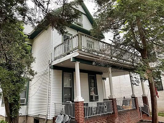 2nd image of 141 96th St