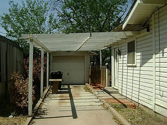 2nd image of 1142 Meander St