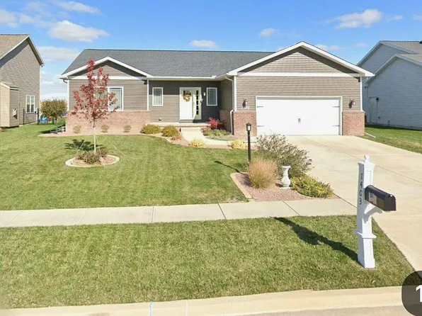 1403 Westminster Dr, Washington, IL 61571