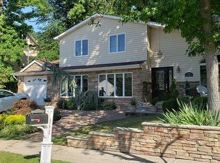 346 Barclay Ave, Staten Island, NY 10312