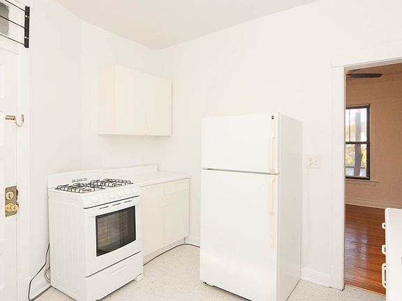 3rd image of 1859 W Berenice Ave #3