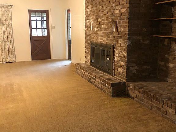 Livingroom Fireplace 