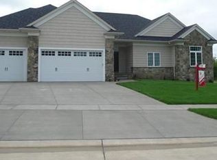 3430 Newcastle Rd, Marion, IA 52302