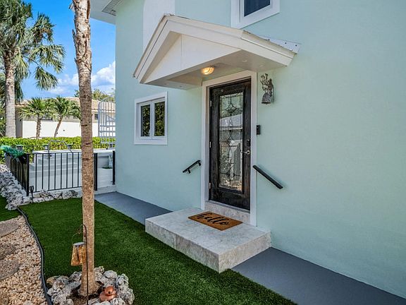 5th image of 247 W Seaview Cir