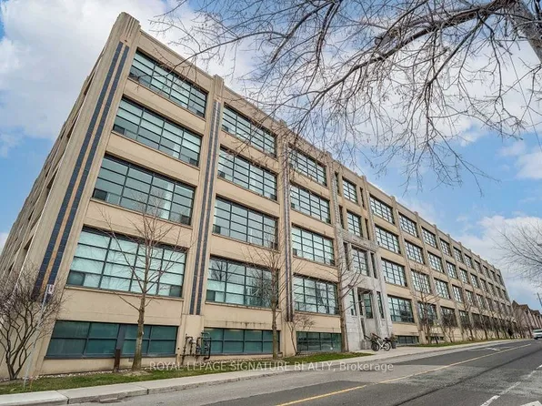 1001 Roselawn Ave Unit 201, Toronto, ON M6B 4M4