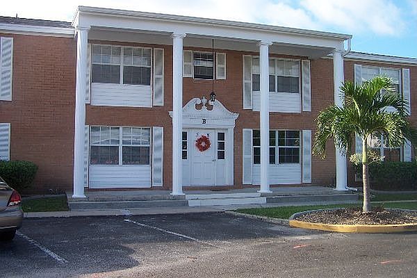 1st image of 4158 Tamiami Trl #B
