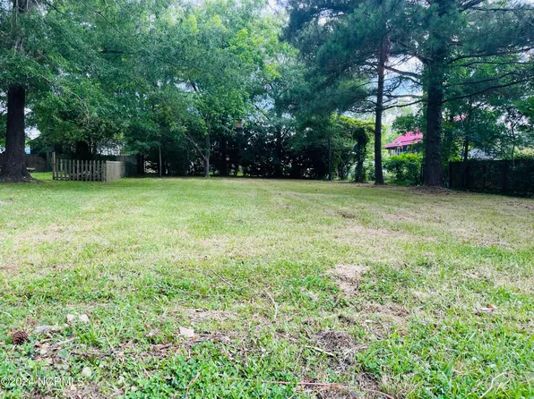 407 Academy Street, Oriental, NC 28571