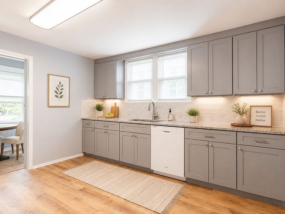 1st image of 563 Spruce Ave Floor 1