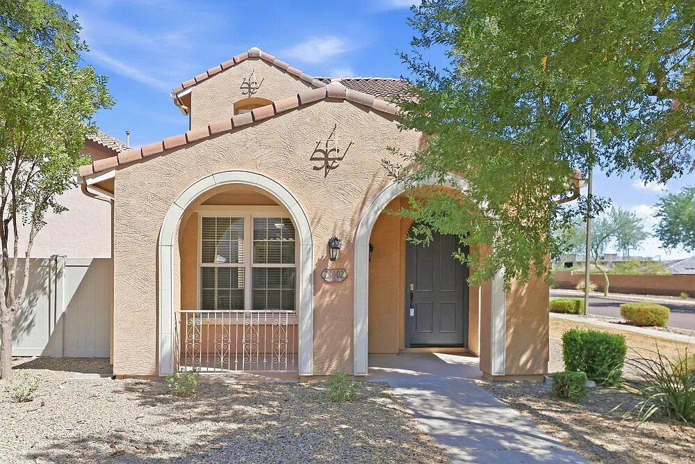 3 bed, 2.5 bath, 1609 sqft, $2,035 — Photo 1