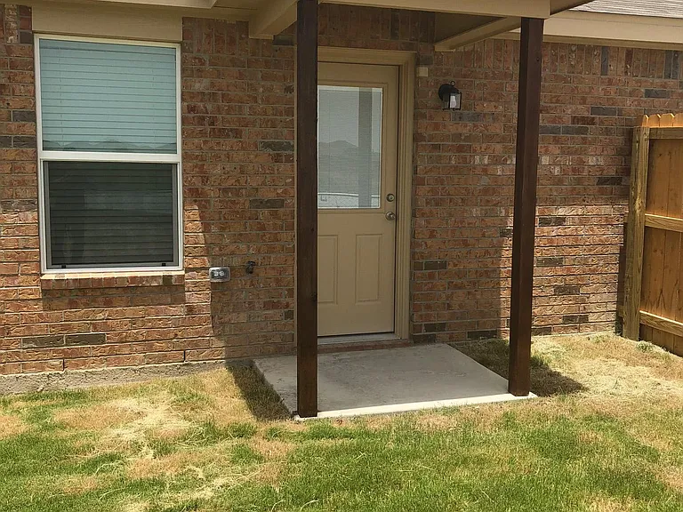 1519 Justin Loop #A — Photo 23