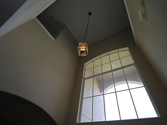 5th image of 409 Cortona Dr