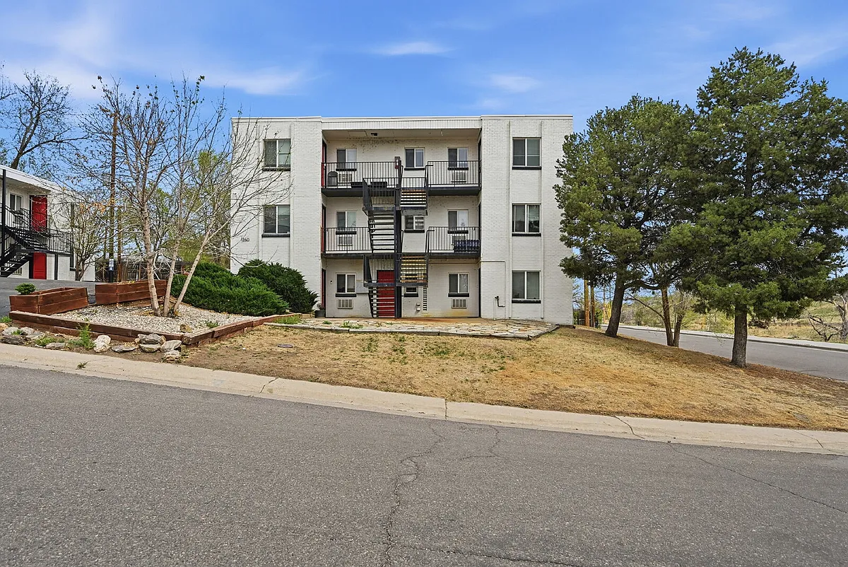 Building Photo - 1260 Wolff St #6