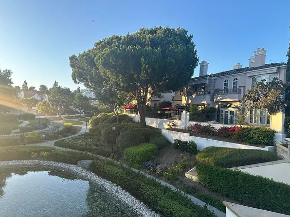 5474 Renaissance Ave, San Diego, CA 92122