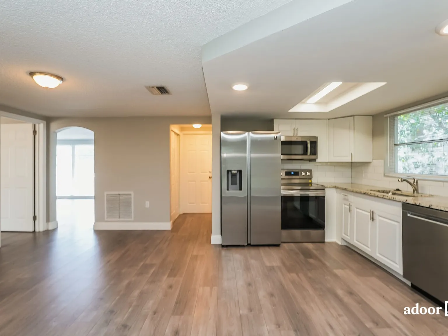 3 bed, 2.0 bath, 1454 sqft, $1,845 — Photo 3