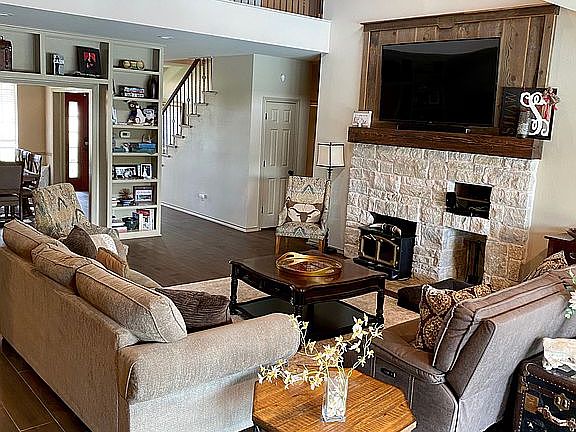 4th image of 346 Aledo Springs Ct