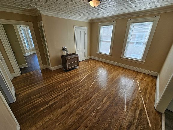 5th image of 276 Notre Dame Ave #2