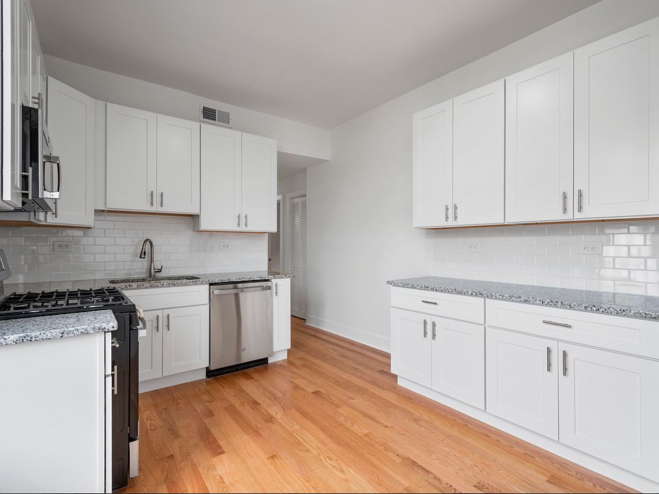 1st image of 2347 W Iowa St Unit G
