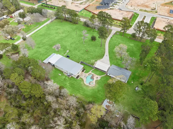 26136 Joseph Rd, Hockley, TX 77447