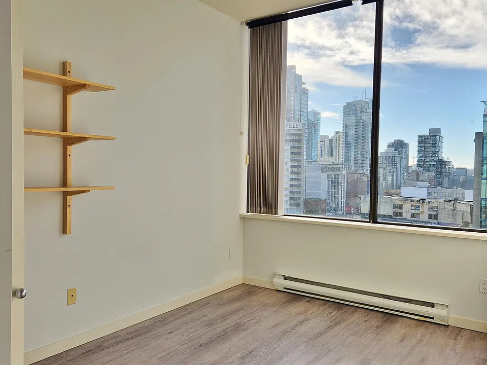 1010 Howe St #6XX