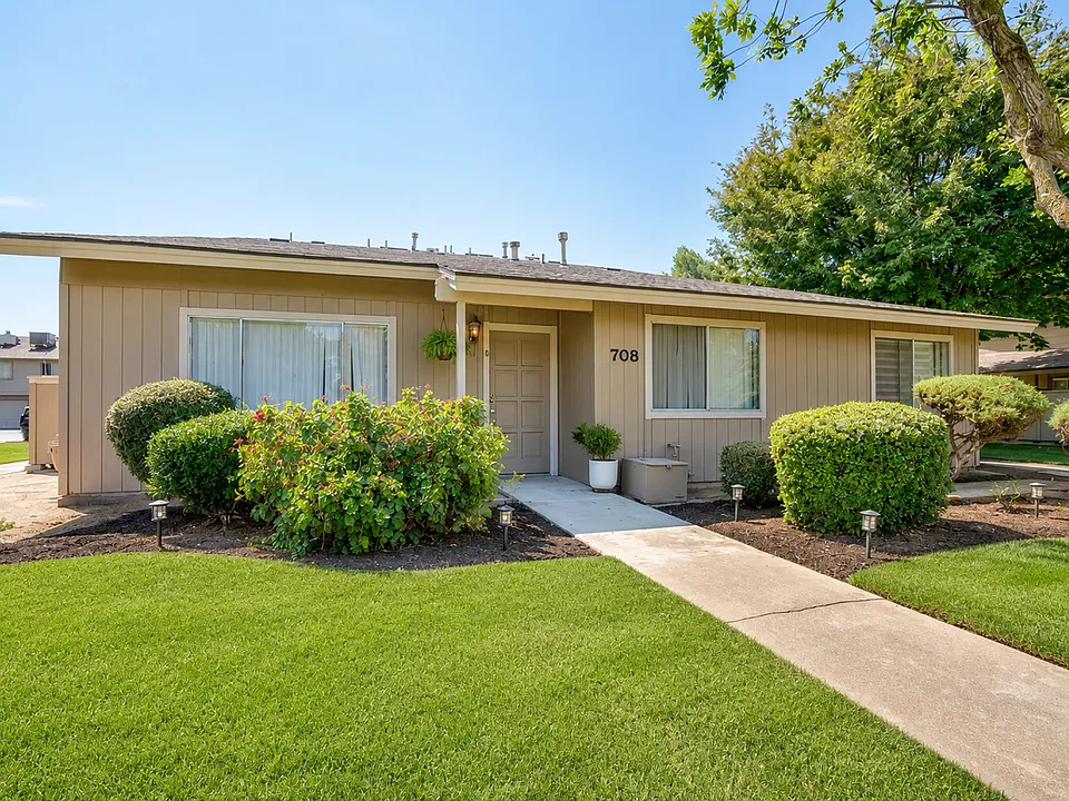 708 Sherwood Way
