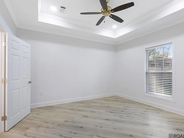 9536 Avis Ave — Photo 8