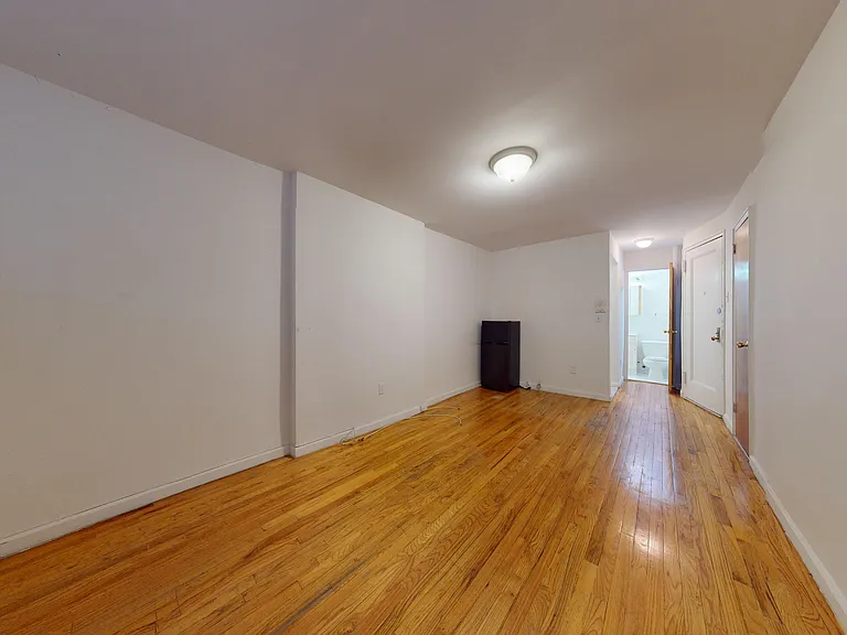 330 E 74th St #B — Photo 3