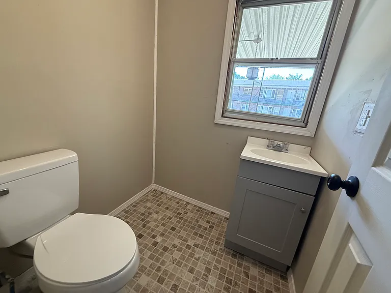 518 Oakvale Rd — Photo 8