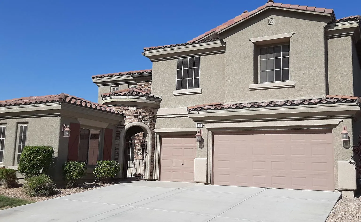 3 bed, 3663 sqft, $2,400 — Photo 1