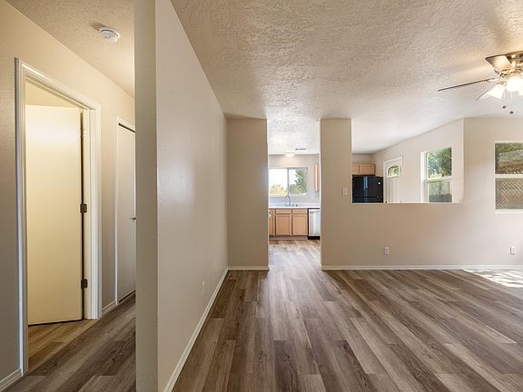 4th image of 516 Medina Meadows Dr NE