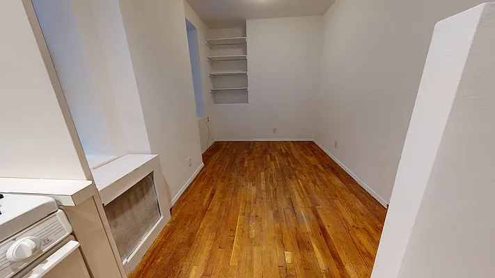 Rented by Bond New York | media 8