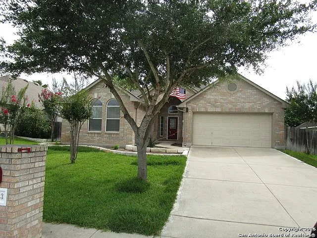 4 bed, 2200 sqft, $2,100 — Photo 1