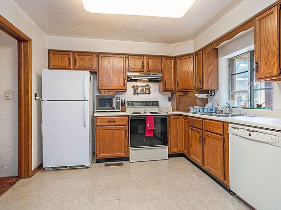 5th image of 20211 Collier Ave