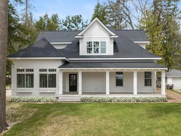572 W Bluff Dr #C, Harbor Springs, MI 49740