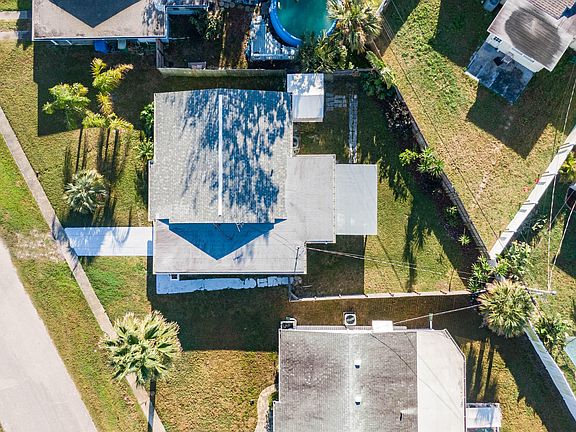 5th image of 38 Seaside Dr