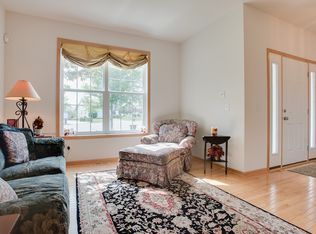 6876 Newbury Knl, Woodbury, MN 55125