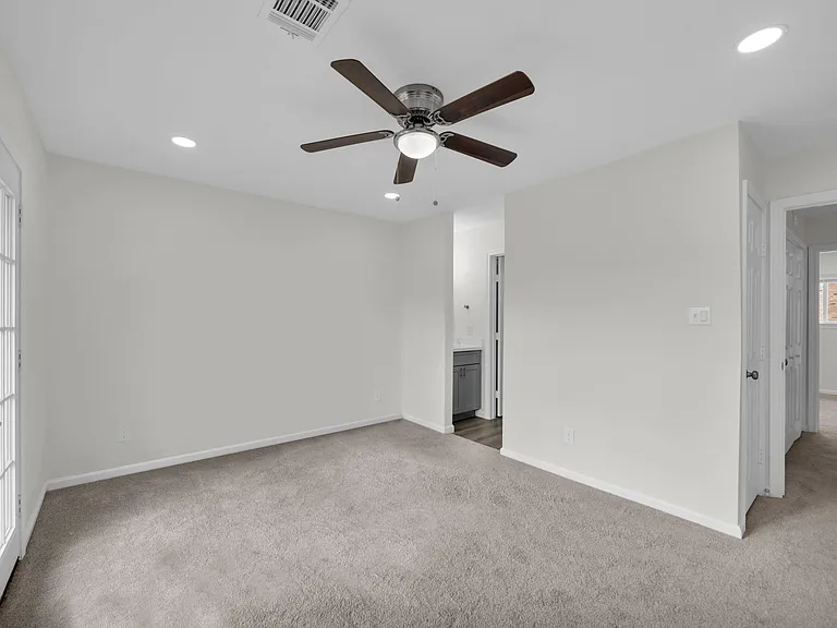 6111 Beverly Hill St #32 — Photo 18