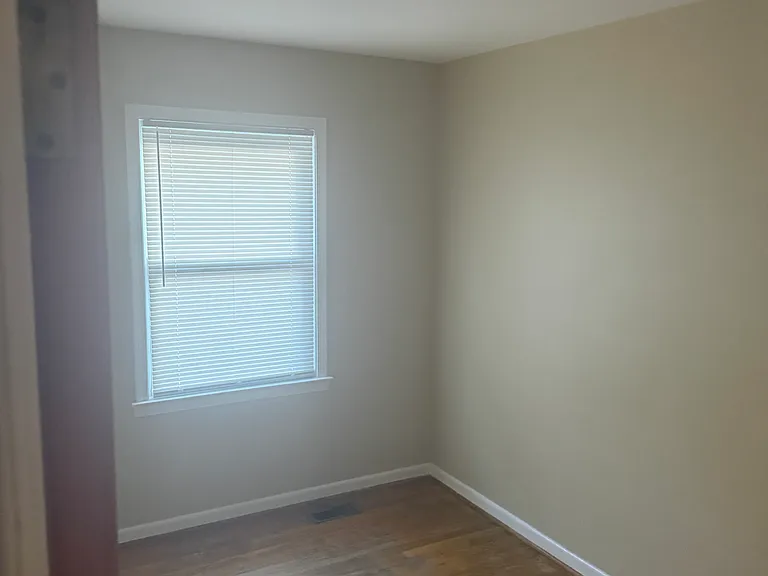 24305 Carlysle St — Photo 9