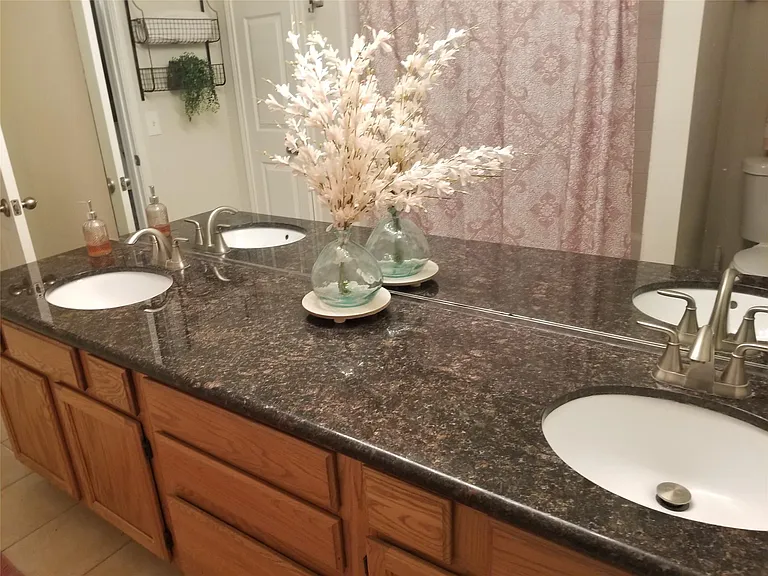 10015 Red Wolf Ln — Photo 16