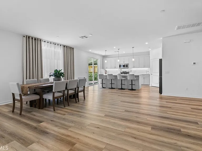 11769 Fenton Ave — Photo 12