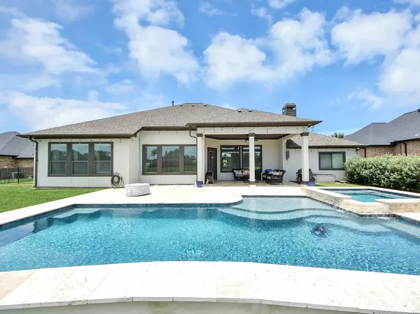 11726 W Grand Pond Dr, Montgomery, TX 77356