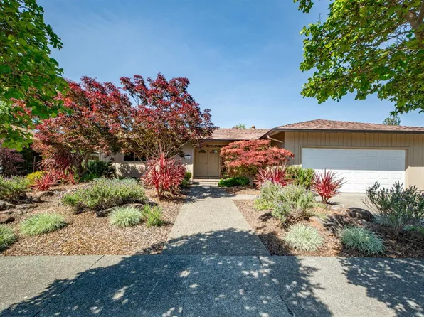 4043 Rainier Avenue, Santa Rosa, CA 95405