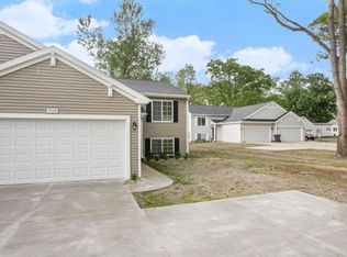 11128 Farmway Dr, Allendale, MI 49401