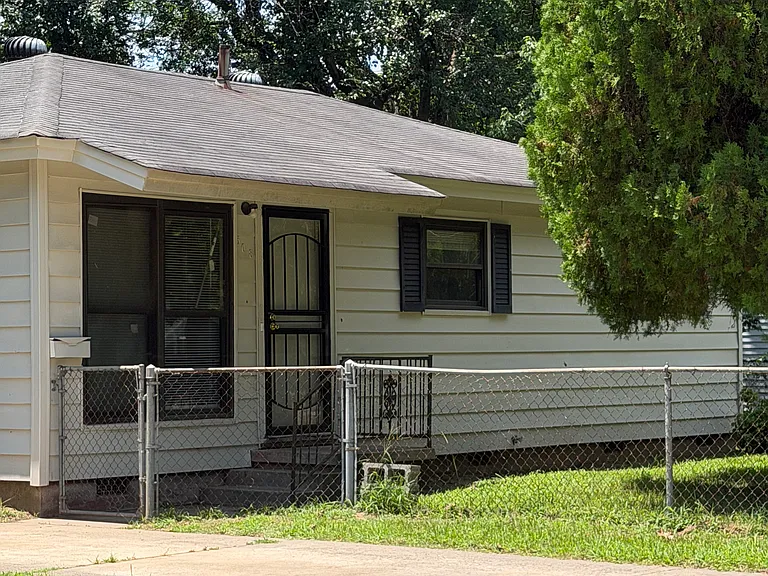 508 Ellen Dr — Photo 3
