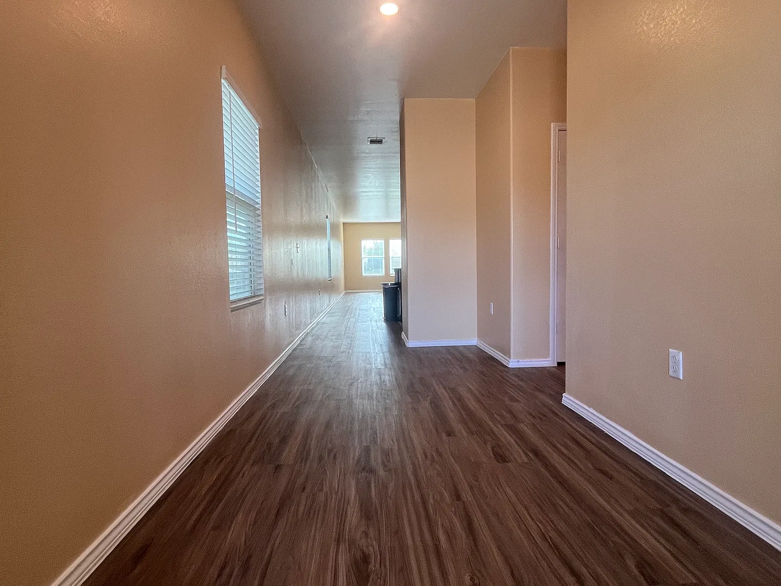 4 bed, 1606 sqft, $2,000 — Photo 4