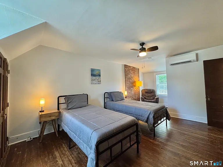 69 Morse Ave — Photo 24