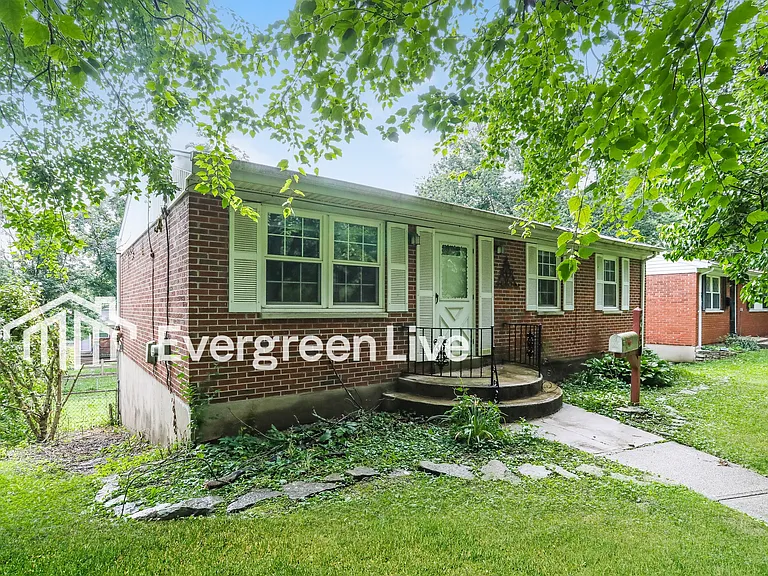 7043 Gracely Dr — Photo 2