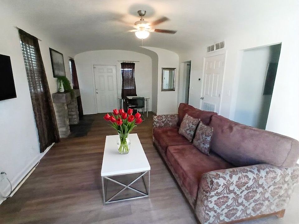 1st image of 712 E Pierce St APT 1