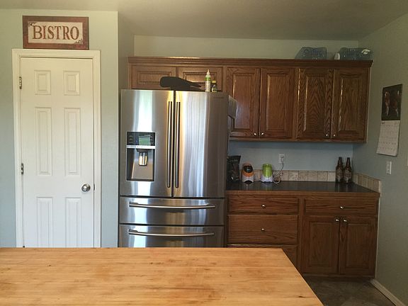 2nd image of 2421 Melissa Ln